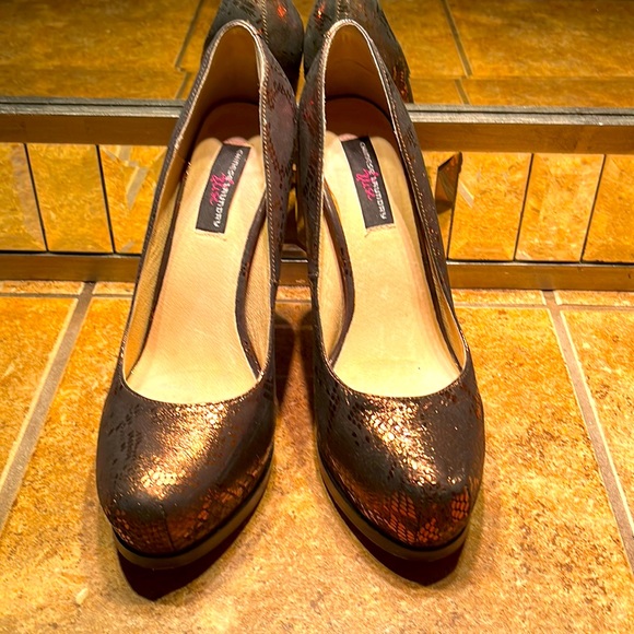 Chinese Laundry Shoes - Bronze Snake Skin Leather Pumps